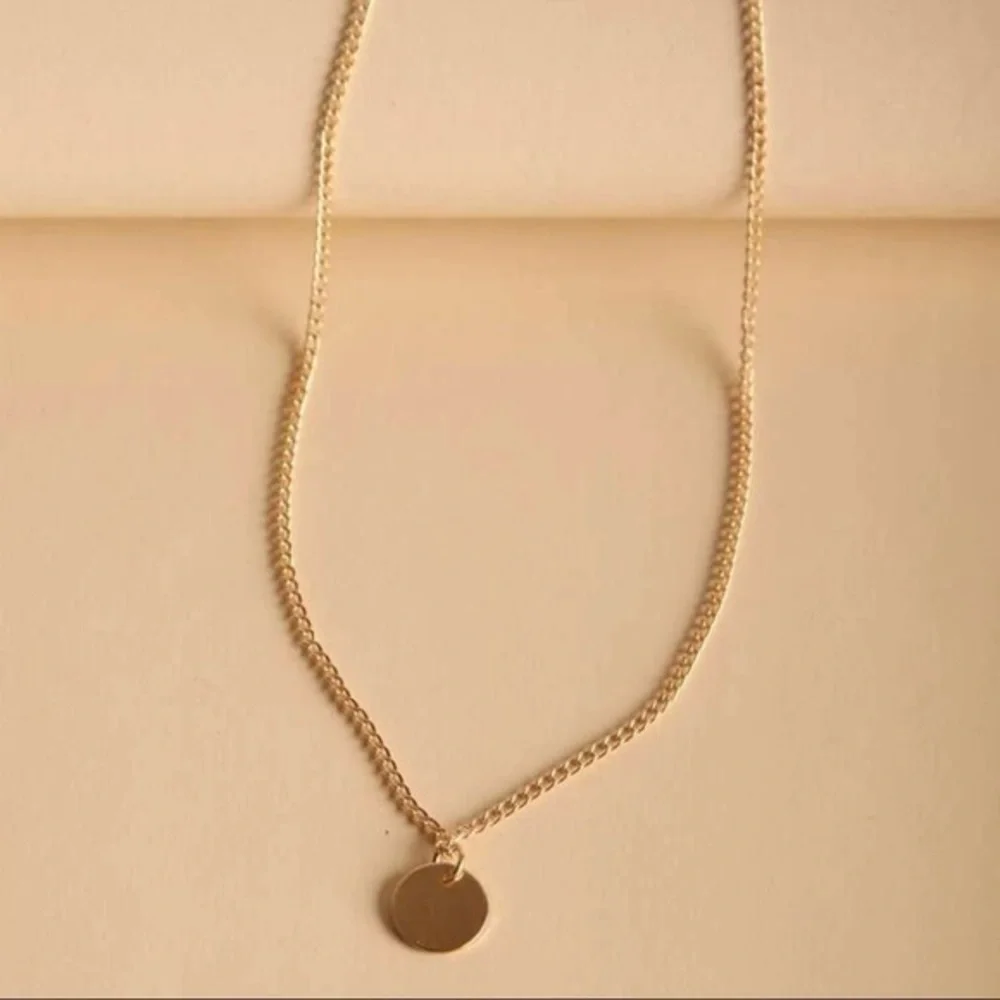 3/$30 💛 Disc Necklace - Picture 3 of 3